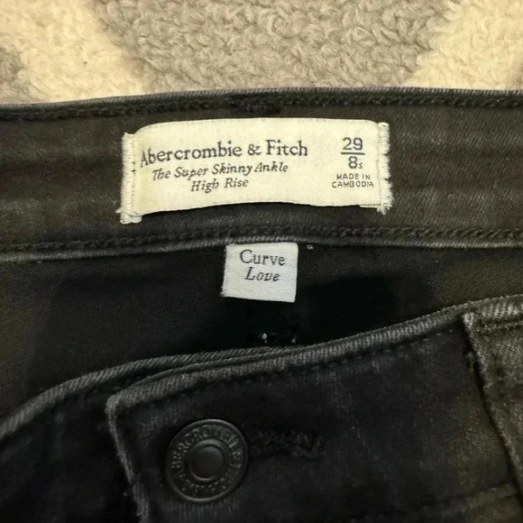 Abercrombie The Super Skinny High Rise Ankle Jeans - 29/8s - Picture 3 of 3